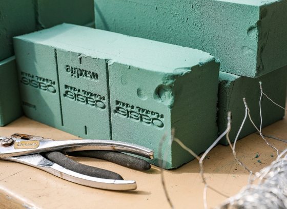 floral design tools and materials