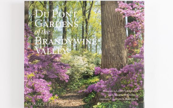 A book cover that reads Du Pont Gardens of the Brandywine Valley.
