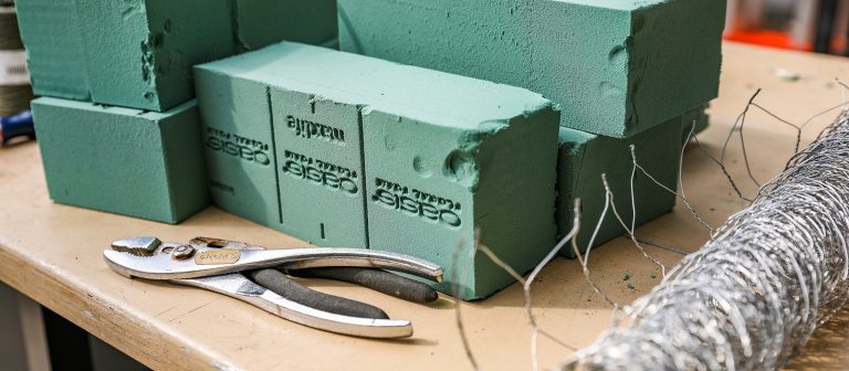 floral design tools and materials