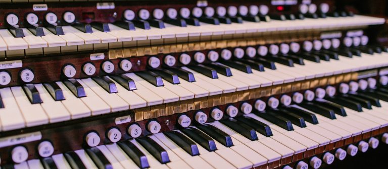 Keys on the Longwood Organ