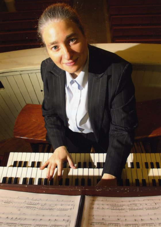 rachel laurin at the organ