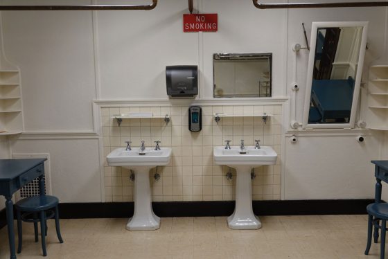 white vintage pedestal sinks